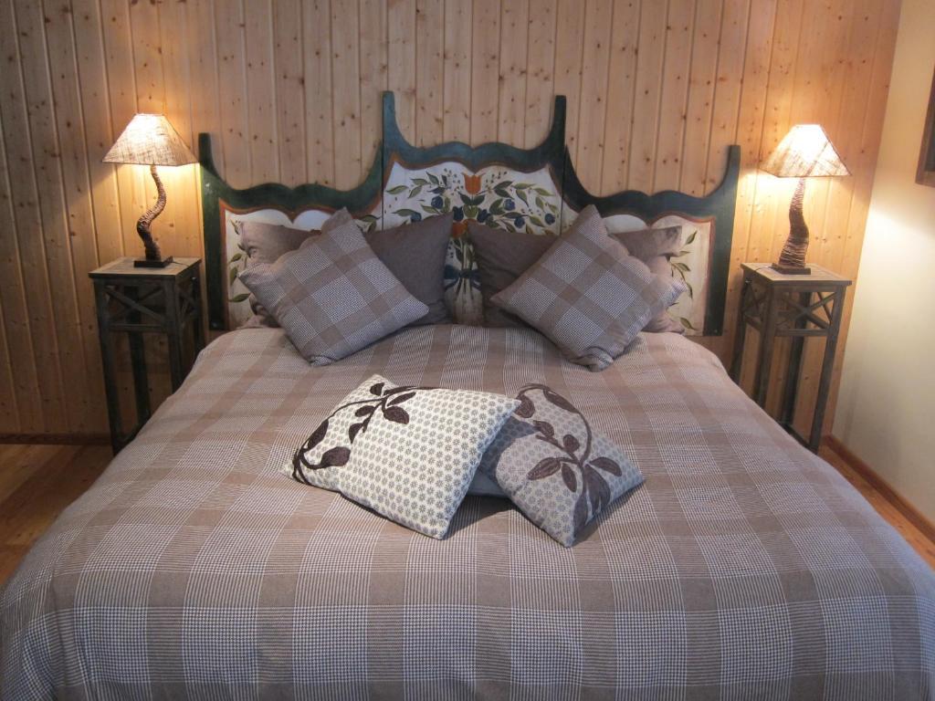 Bed and Breakfast La Demeure Des Elfes Albinen Habitación foto
