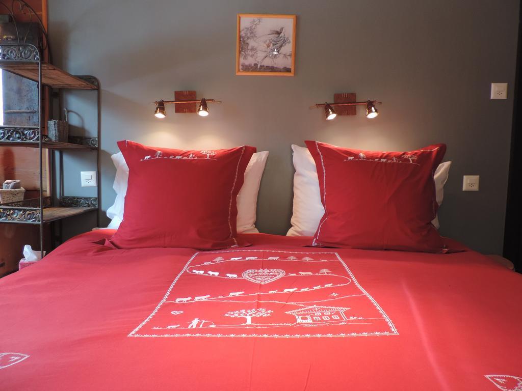 Bed and Breakfast La Demeure Des Elfes Albinen Habitación foto